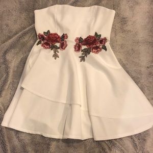 White strapless dress with red roses